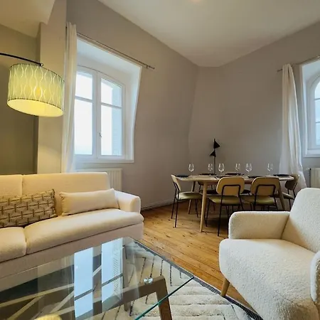 Beau T4 Dans Un Chateau 公寓
